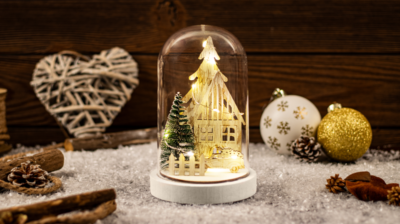 LED karácsonyi házikó burában,fa, elemes , Timer 6+18h, 10LED, 3000K, 2xAAA,CHRHB10WW