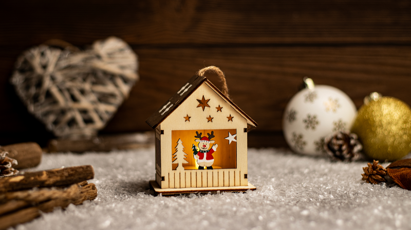 LED karácsonyi ablakdísz, ház,rénszarvas, elemes Timer 6+18h, 1LED, 3000K, 1xCR2032