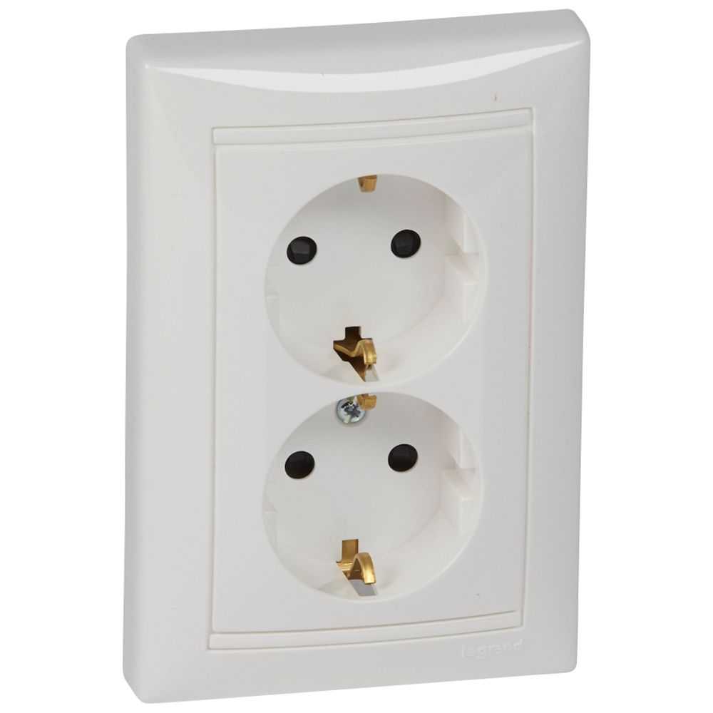 Legrand Valena 2xLegrand 2p+F csatlakozóaljzat biztonsági zsaluval, fehér 774427