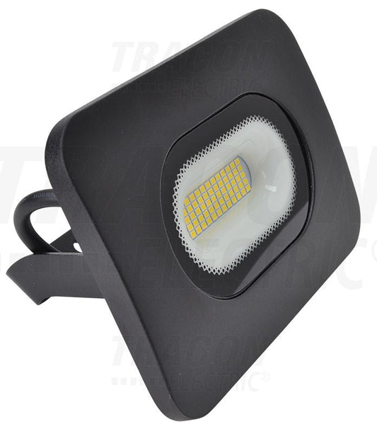 Tracon LED reflektor, RSMDL széria   Fekete 30W, 4000K, IP65, 220-240V AC, 2700lm, EEI=F