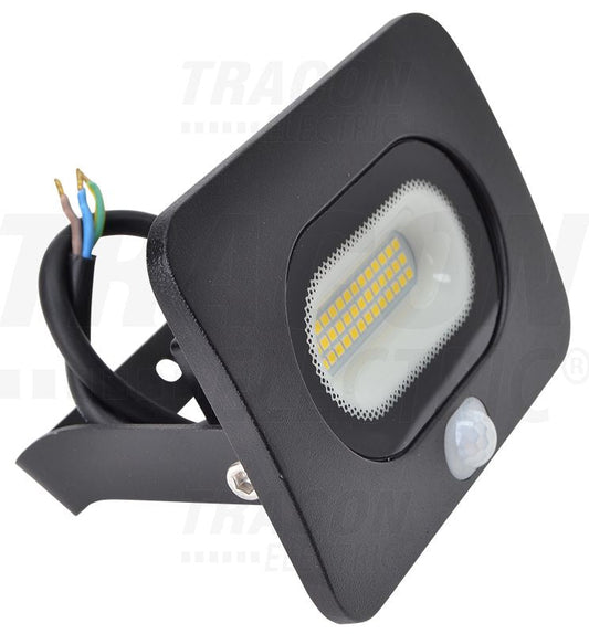 Tracon LED reflektor, RSMDLM széria  Ferkete  Mozgásérzékelővel 220-240V AC, 20W, 4000K, IP65,1600lm, 110°, 3-10m, EEI=G