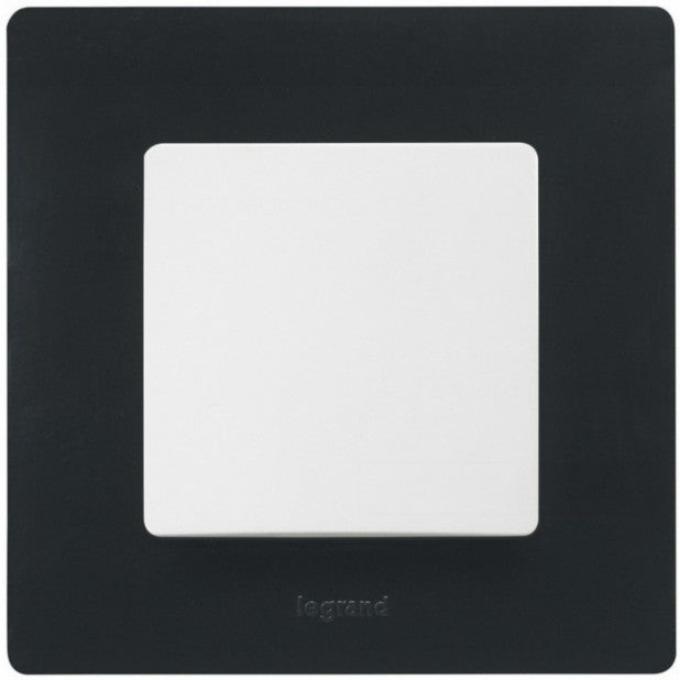 LEGRAND Niloé 397051 onyx fekete keret 1-es