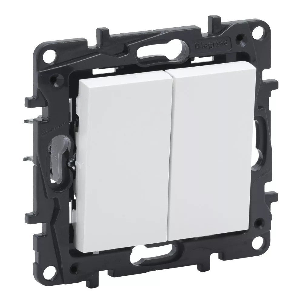 LEGRAND Niloé Step fehér kettős nyomó, 6A 863112