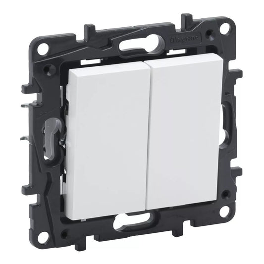 LEGRAND Niloé Step fehér kettős nyomó, 6A 863112