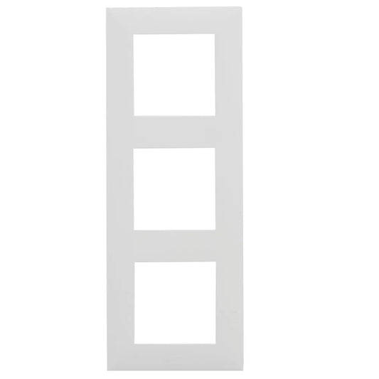 LEGRAND Niloé Step fehér keret 3-as 863193