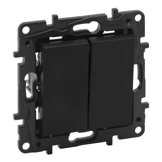 LEGRAND Niloé Step fekete kettős nyomó, 6A 863512