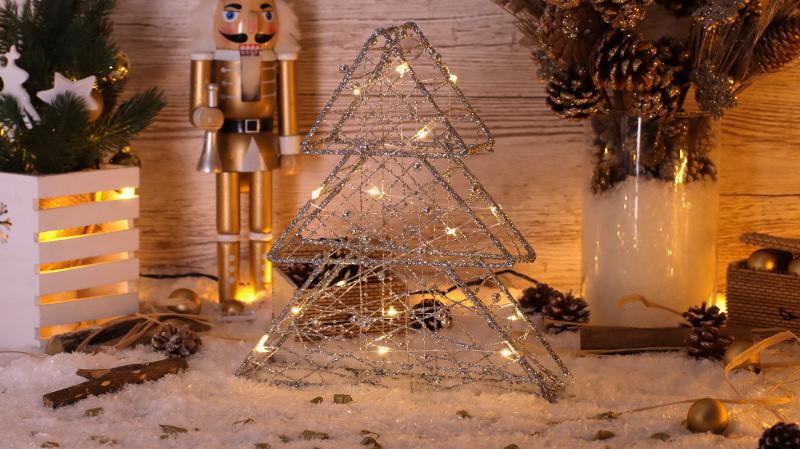 LED karácsonyi fenyő, ezüst, fém, elemes  Timer 6+18h,15LED, 3000K, 2xAA CHRTRG15SWW