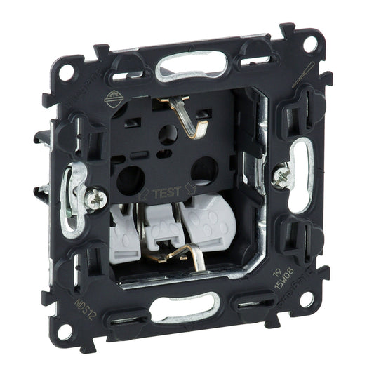 Valena InMatic 2P+F csatlakozóaljzat mechanizmus biztonsági zsaluval, rugós vezetékbekötéssel