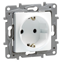 Legrand Niloé Legrand 2p+F csatlakozóaljzat biztonsági zsaluval (csavaros), fehér 764529