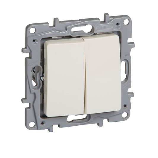 Legrand Niloé váltókapcsoló 10 AX + nyomó 6 A - 250 V±, bézs