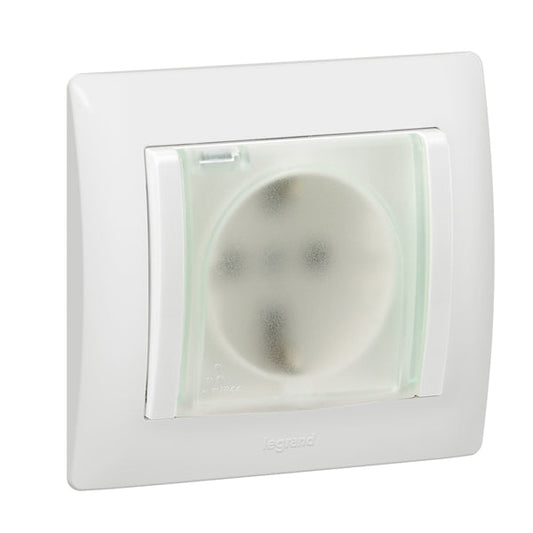 Legrand Galea Life Legrand 2p+F aljzat rugós csapófedéllel IP44, fehér