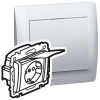 Legrand Galea Life Legrand 2p+F földelt csatlakzóaljzat csapófedéllel IP44 fehér